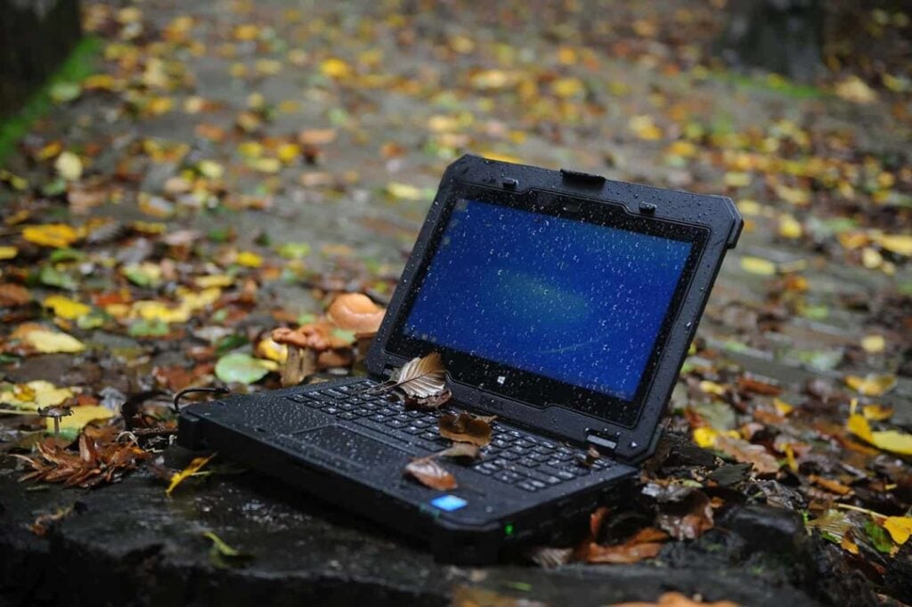 Rugged laptops for outdoor adventures: the best devices for extreme travel 1